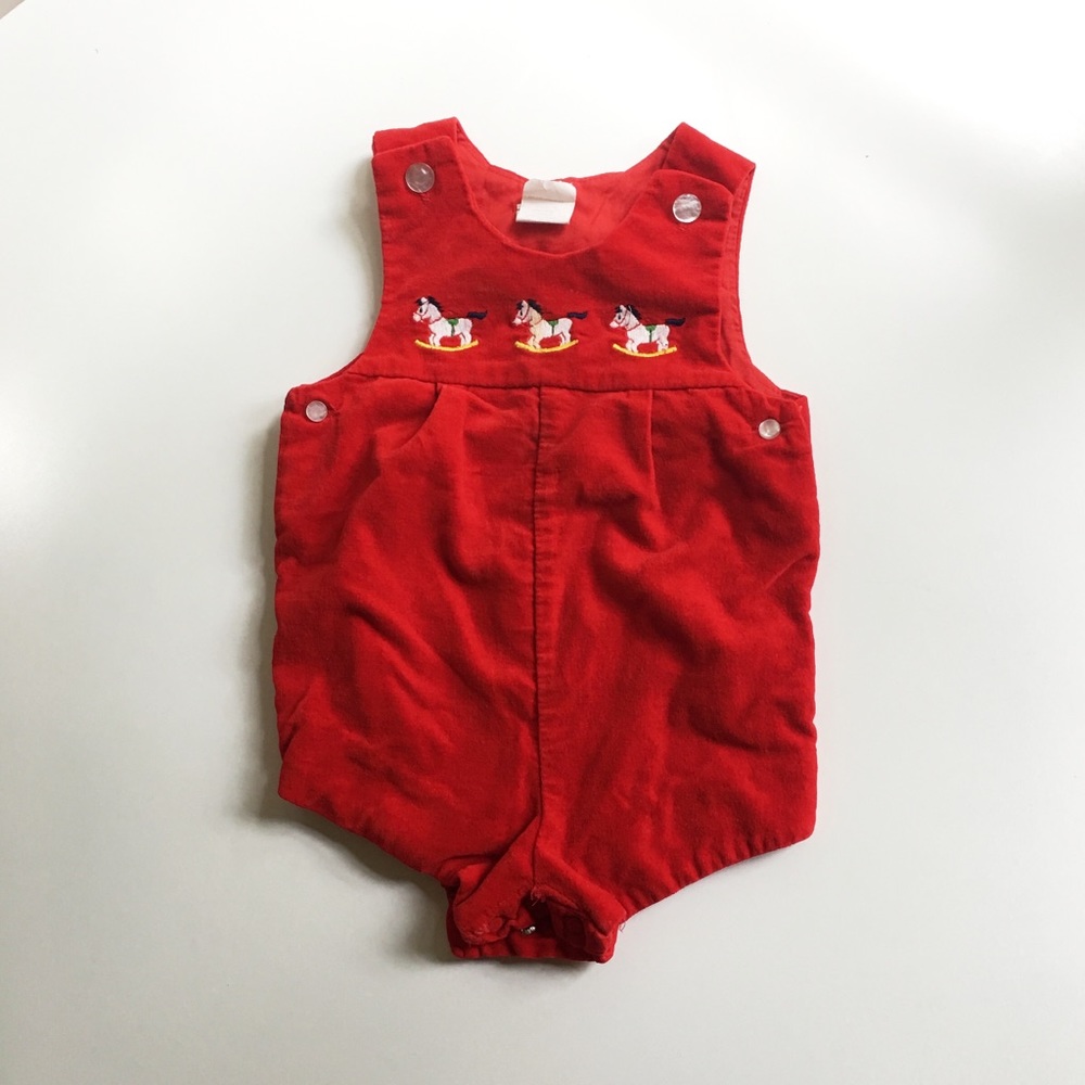 Red Velvet Baby Holiday Onesie size 6 months 🎄